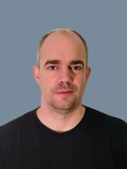 Dominik Wolf, Kundenberater*in