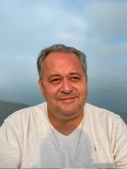 Christoph Seckler, Kundenberater*in